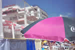 Umbreluta pe plaja langa hotel Acapulco